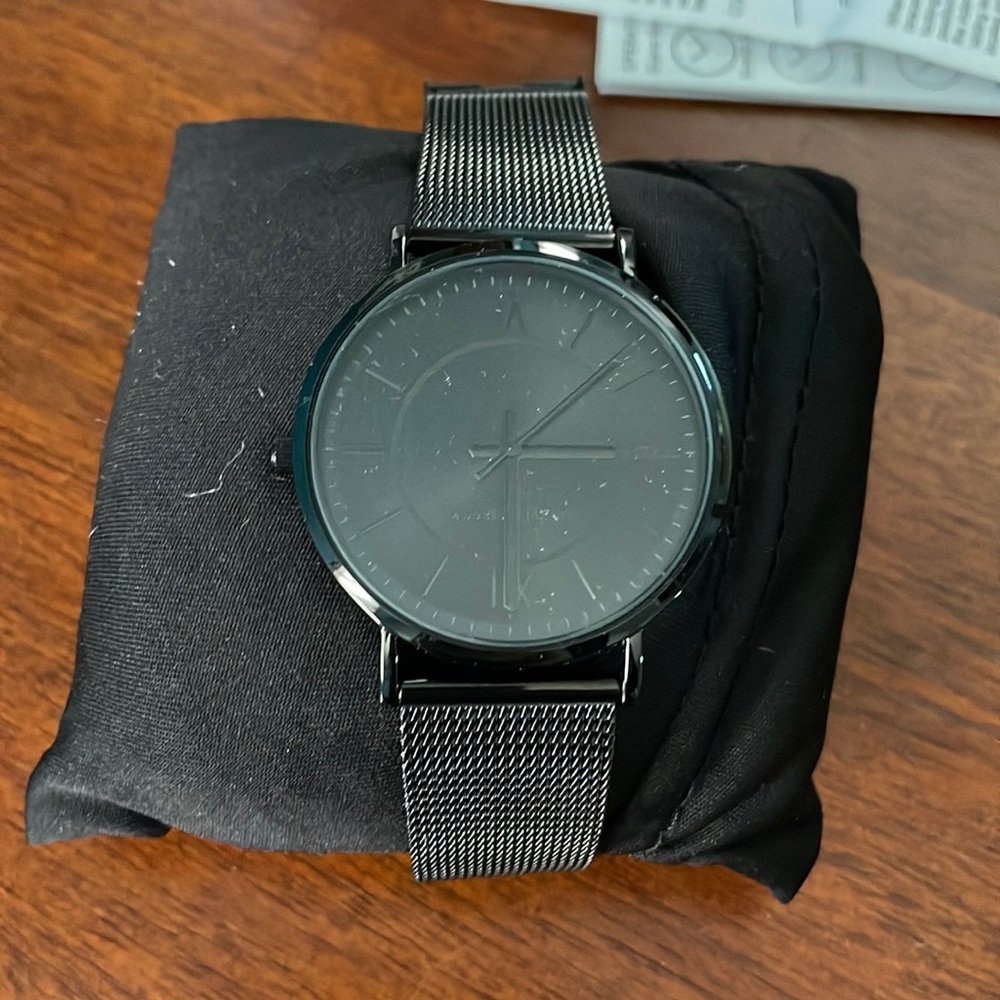 ASOS DESIGN Stainless Steal mesh watch black.